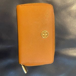 Tory Burch wallet